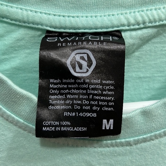 Switch Remarkable shirt, size medium - Picture 4 of 6